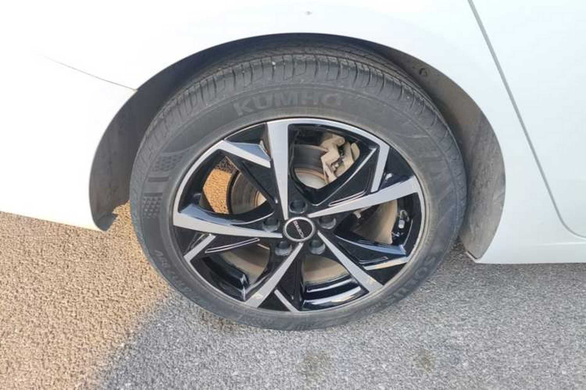 Used Roewe i5 2023 1.5L CVT Luxury Edition Right Rear Wheel Hub