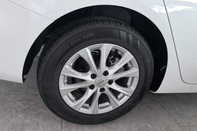 Used Roewe i5 2023 1.5L CVT Luxury Edition Right Rear Wheel Hub