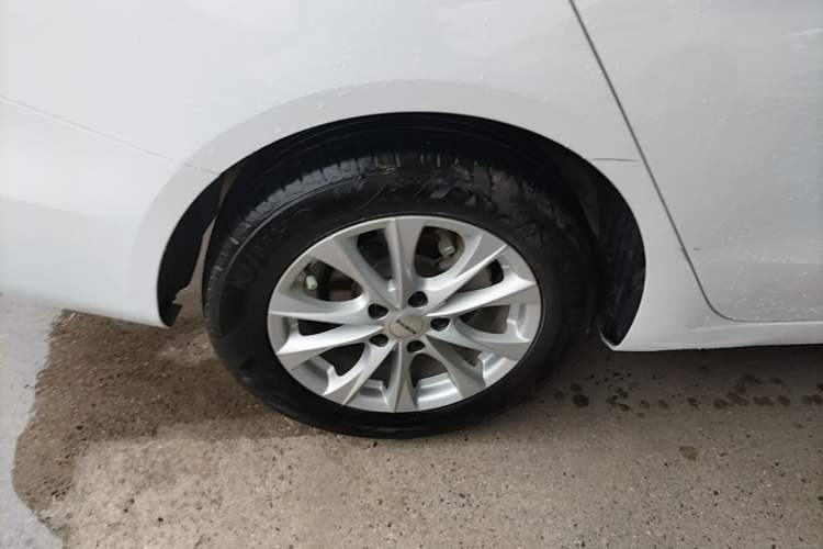 Used Roewe i5 2023 1.5L Manual Comfort Edition Right Rear Wheel Hub