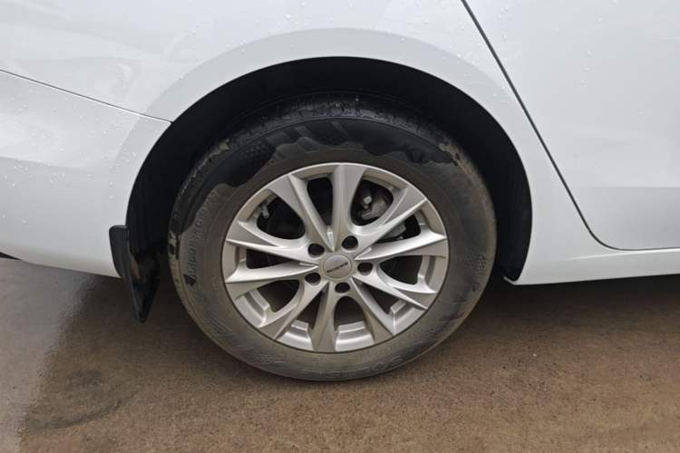 Used Roewe i5 2023 1.5L Manual Comfort Edition Right Rear Wheel Hub