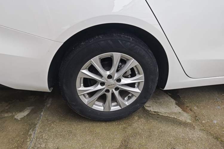 Used Roewe i5 2023 1.5L Manual Comfort Edition Right Rear Wheel Hub
