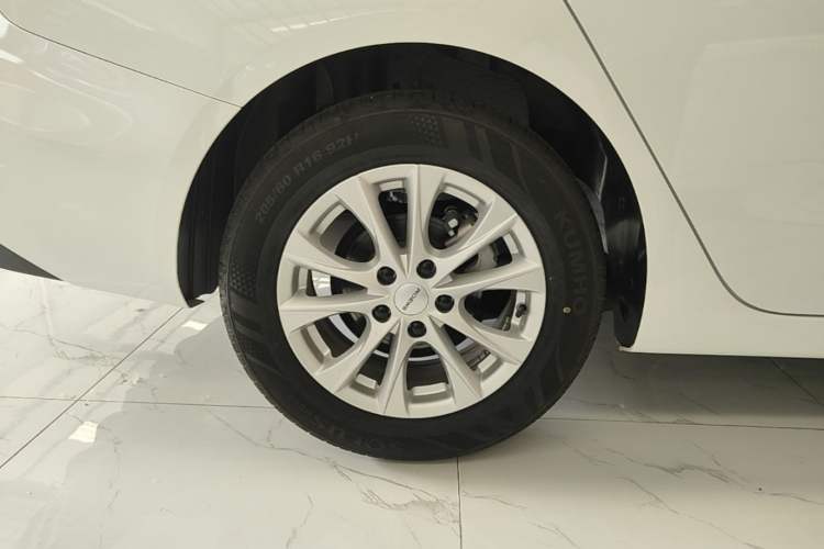 Used Roewe i5 2023 1.5L Manual Excellence Edition Right Rear Wheel Hub