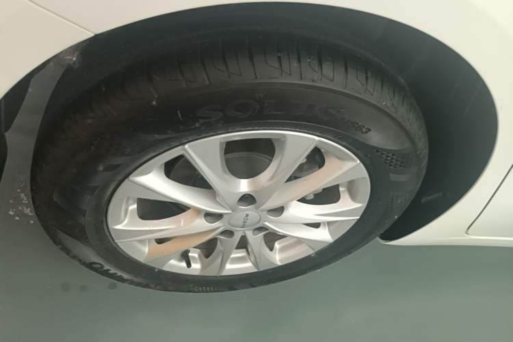 Used Roewe i5 2023 1.5L Manual Comfort Edition Right Rear Wheel Hub