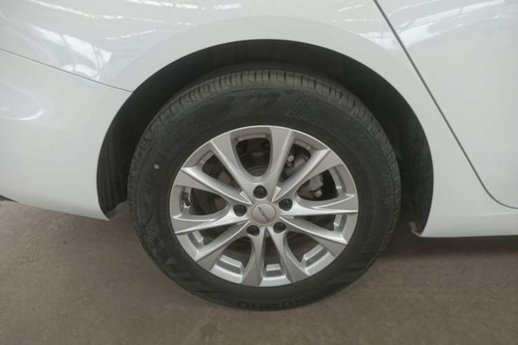 Used Roewe i5 2023 1.5L Manual Comfort Edition Right Rear Wheel Hub