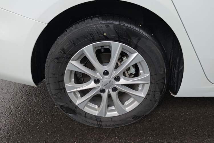 Used Roewe i5 2023 1.5L CVT Luxury Edition Right Rear Wheel Hub