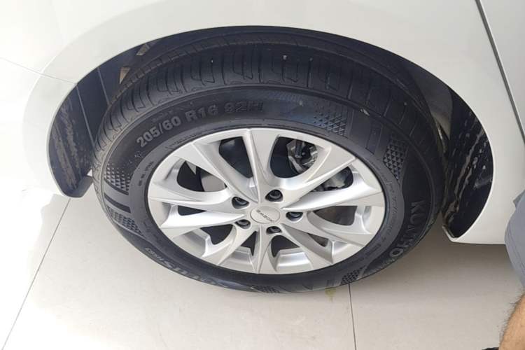 Used Roewe i5 2023 1.5L CVT Luxury Edition Right Rear Wheel Hub