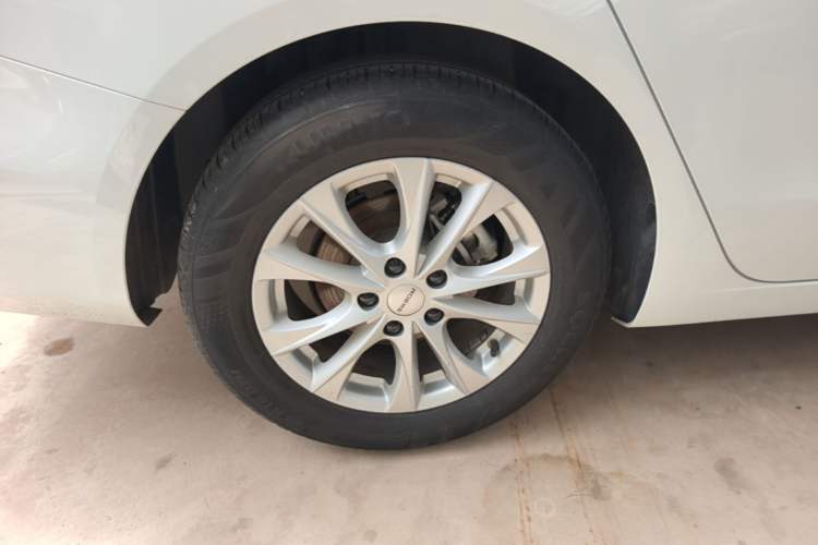 Used Roewe i5 2023 1.5L CVT Luxury Edition Right Rear Wheel Hub