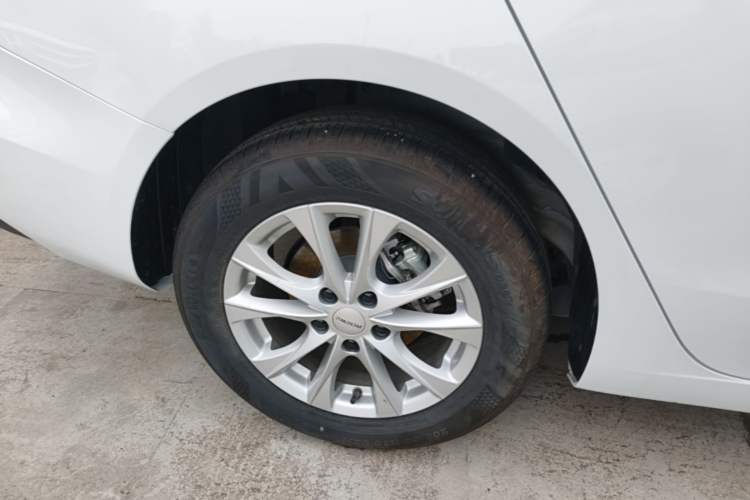 Used Roewe i5 2023 1.5L CVT Luxury Edition Right Rear Wheel Hub