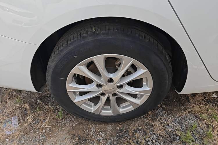 Used Roewe i5 2023 1.5L CVT Luxury Edition Right Rear Wheel Hub