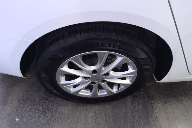 Used Roewe i5 2023 1.5L Manual Comfort Edition Right Rear Wheel Hub