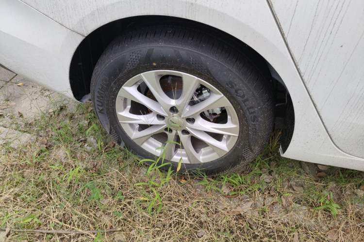 Used Roewe i5 2023 1.5L CVT Luxury Edition Right Rear Wheel Hub