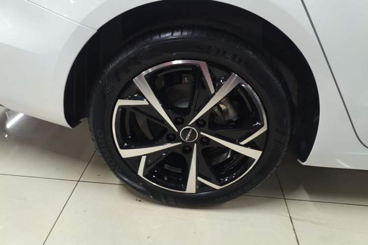 Used Roewe i5 2023 1.5L CVT Luxury Edition Right Rear Wheel Hub