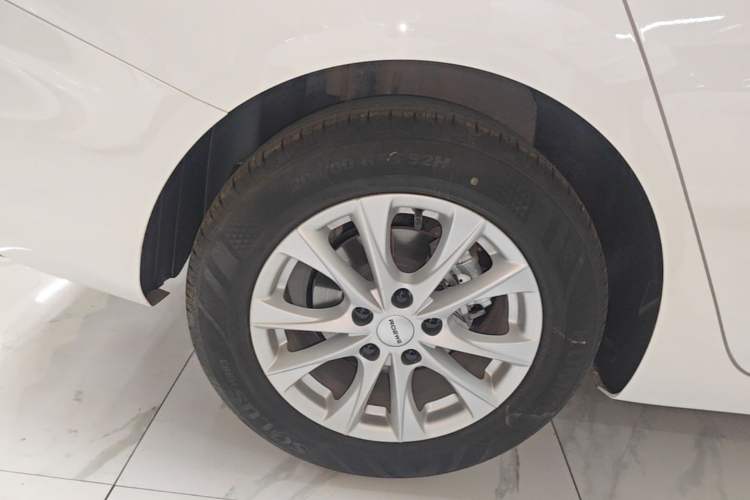 Used Roewe i5 2023 1.5L CVT Luxury Edition Right Rear Wheel Hub