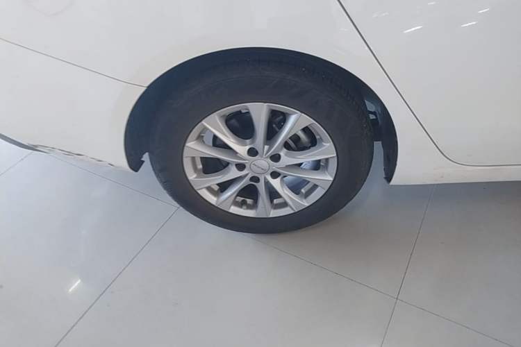 Used Roewe i5 2023 1.5L CVT Luxury Edition Right Rear Wheel Hub