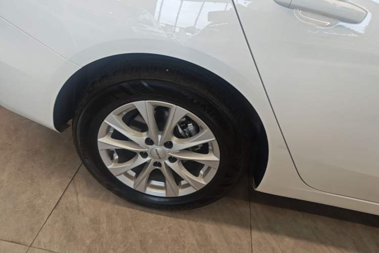 Used Roewe i5 2023 1.5L CVT Luxury Edition Right Rear Wheel Hub