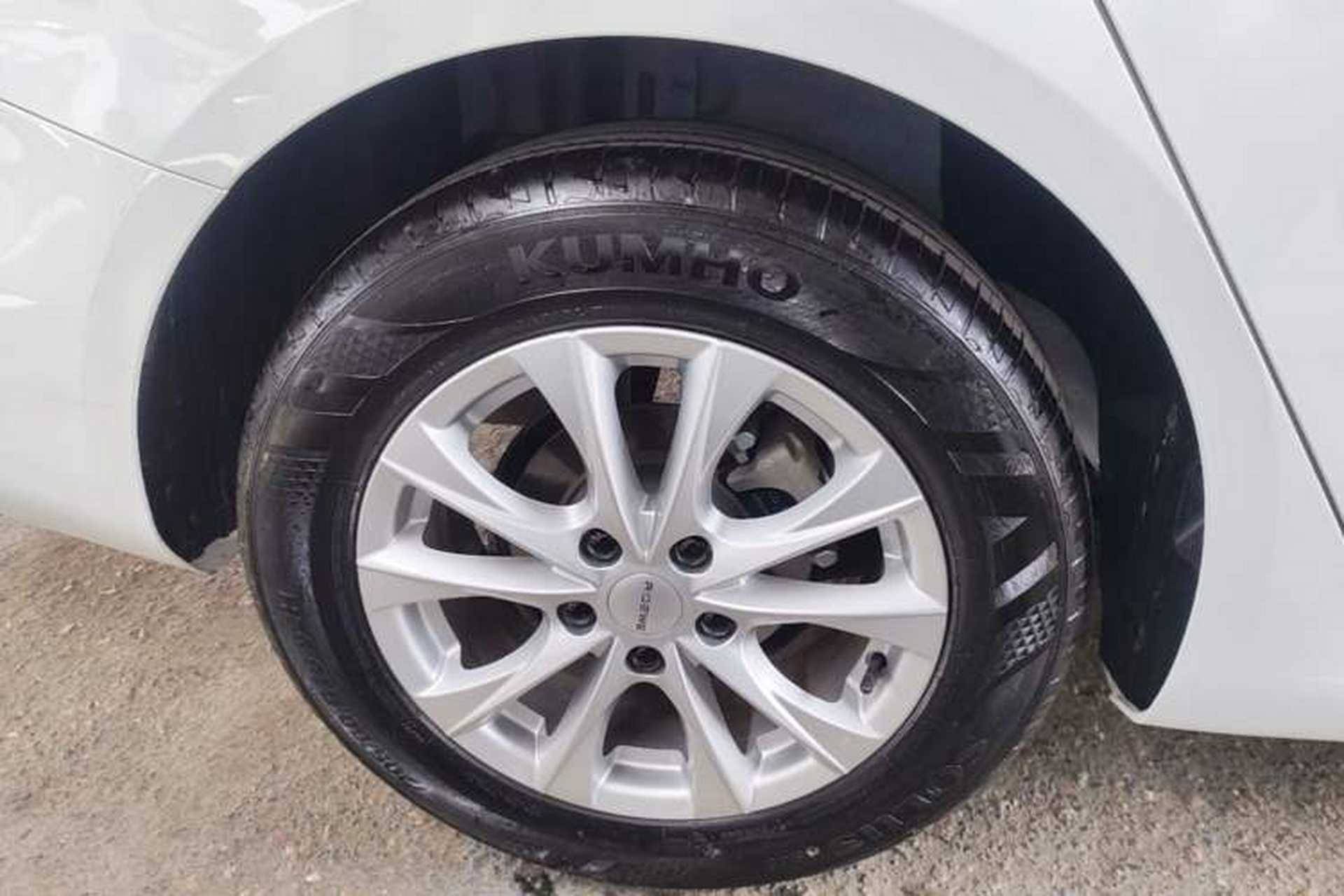 Used Roewe i5 2023 1.5L Manual Comfort Edition Right Rear Wheel Hub