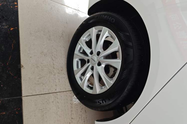 Used Roewe i5 2023 1.5L Manual Comfort Edition Right Rear Wheel Hub