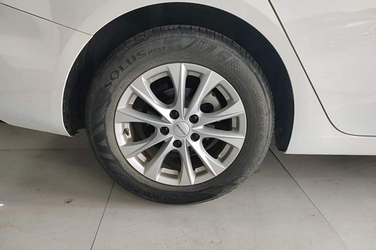 Used Roewe i5 2023 1.5L Manual Excellence Edition Right Rear Wheel Hub