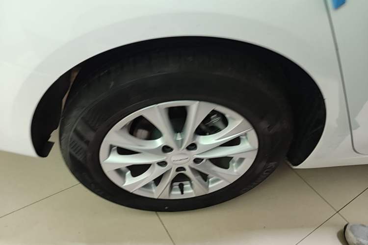 Used Roewe i5 2023 1.5L CVT Luxury Edition Right Rear Wheel Hub