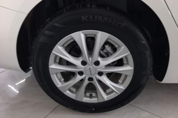 Used Roewe i5 2023 1.5L CVT Luxury Edition Right Rear Wheel Hub