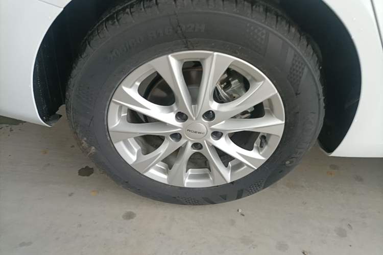 Used Roewe i5 2023 1.5L CVT Luxury Edition Right Rear Wheel Hub