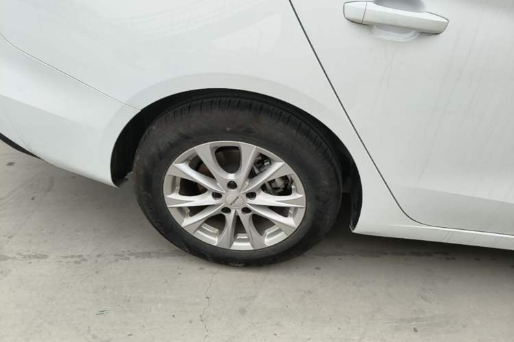 Used Roewe i5 2023 1.5L CVT Luxury Edition Right Rear Wheel Hub