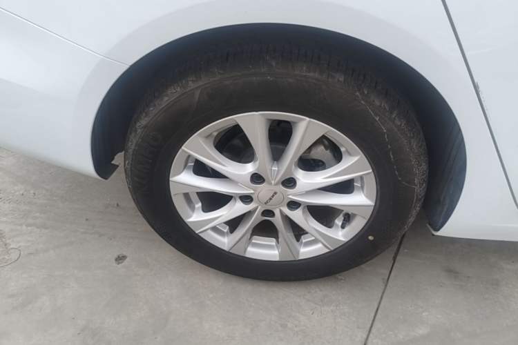 Used Roewe i5 2023 1.5L Manual Comfort Edition Right Rear Wheel Hub