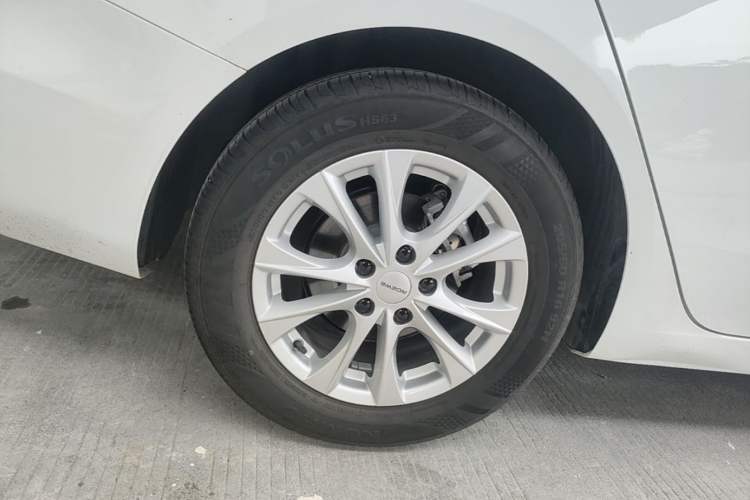 Used Roewe i5 2023 1.5L CVT Luxury Edition Right Rear Wheel Hub