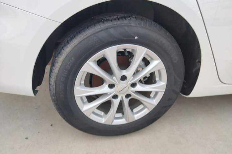 Used Roewe i5 2023 1.5L CVT Luxury Edition Right Rear Wheel Hub