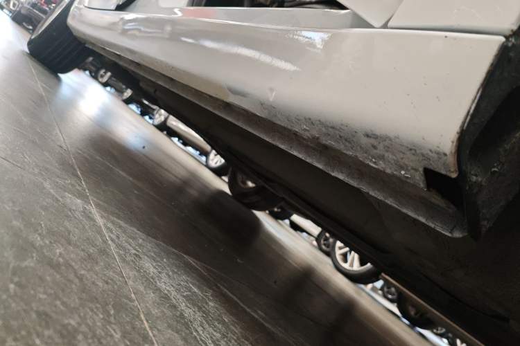 Used Roewe i5 2023 1.5L CVT Luxury Edition Right Side Sill
