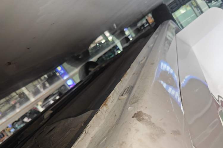 Used Roewe i5 2023 1.5L CVT Luxury Edition Right Side Sill