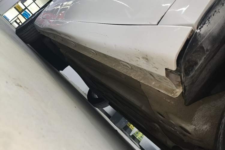 Used Roewe i5 2023 1.5L CVT Luxury Edition Right Side Sill