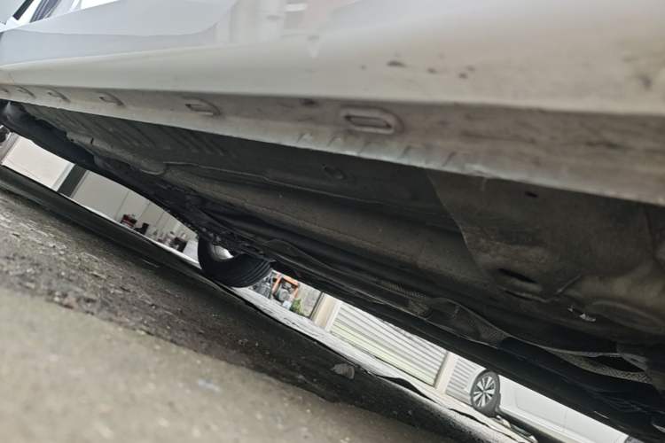 Used Roewe i5 2023 1.5L Manual Comfort Edition Right Side Sill