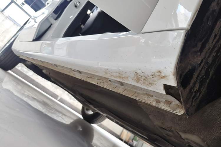 Used Roewe i5 2023 1.5L CVT Luxury Edition Right Side Sill