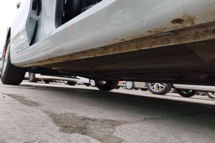 Used Roewe i5 2023 1.5L CVT Luxury Edition Right Side Sill