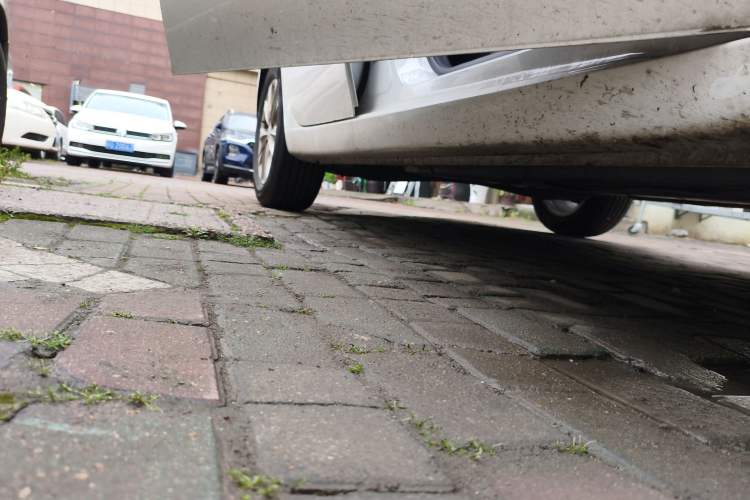 Used Roewe i5 2023 1.5L CVT Luxury Edition Right Side Sill