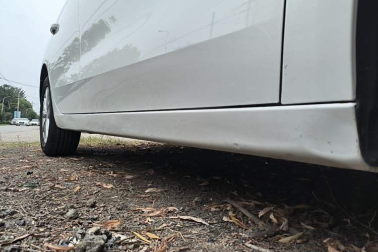 Used Roewe i5 2023 1.5L Manual Comfort Edition Right Side Sill