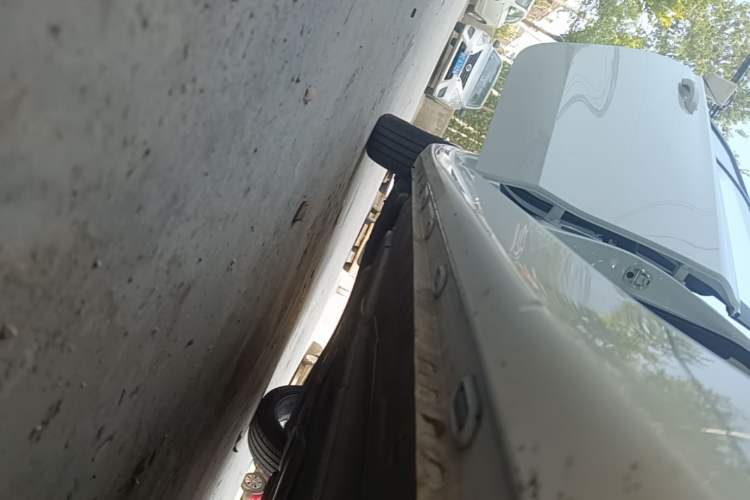 Used Roewe i5 2023 1.5L CVT Luxury Edition Right Side Sill