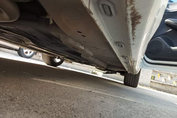 Used Roewe i5 2023 1.5L CVT Luxury Edition Right Side Sill