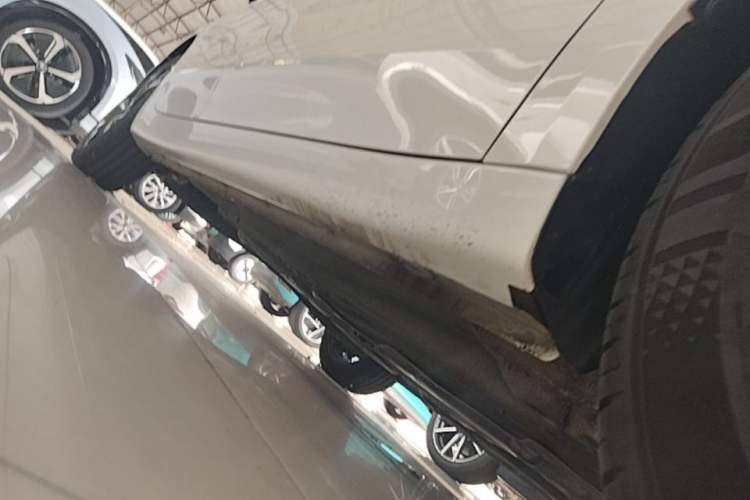 Used Roewe i5 2023 1.5L CVT Luxury Edition Right Side Sill