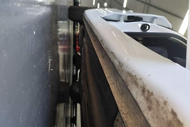 Used Roewe i5 2023 1.5L Manual Comfort Edition Right Side Sill