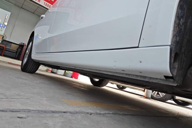 Used Roewe i5 2023 1.5L CVT Luxury Edition Right Side Sill