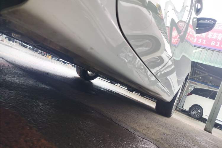 Used Roewe i5 2023 1.5L CVT Luxury Edition Right Side Sill