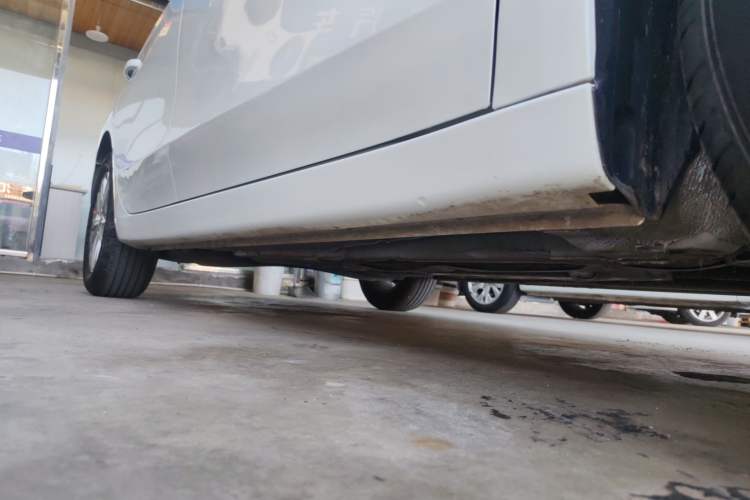 Used Roewe i5 2023 1.5L CVT Luxury Edition Right Side Sill