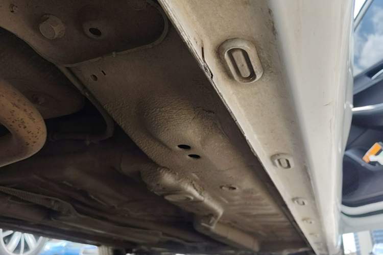 Used Roewe i5 2023 1.5L CVT Luxury Edition Right Side Sill
