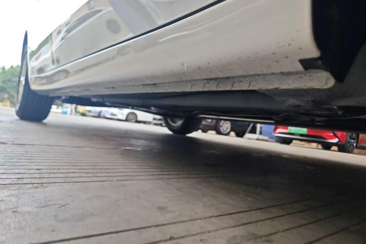 Used Roewe i5 2023 1.5L Manual Comfort Edition Right Side Sill