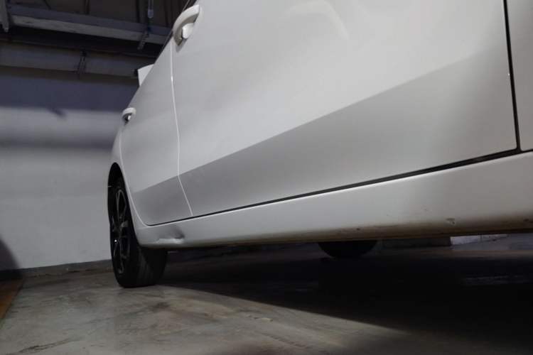 Used Roewe i5 2023 1.5L CVT Luxury Edition Right Side Sill