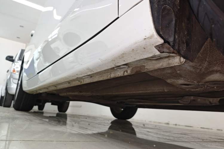 Used Roewe i5 2023 1.5L Manual Comfort Edition Right Side Sill