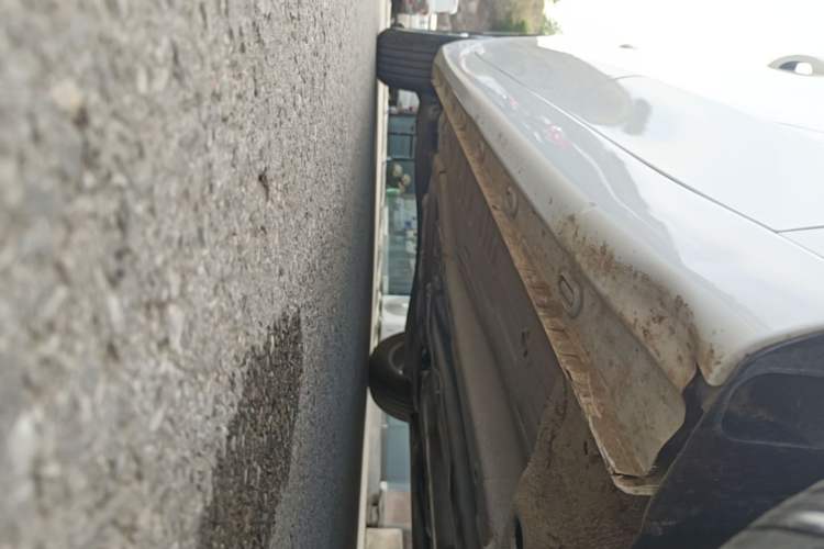 Used Roewe i5 2023 1.5L CVT Luxury Edition Right Side Sill