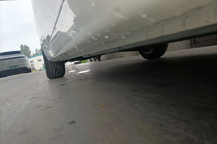 Used Roewe i5 2023 1.5L CVT Luxury Edition Right Side Sill